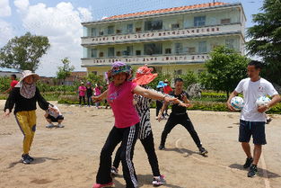 泸西县全民健身健美协会组织户外活动